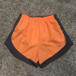 Nike Women’s Dri Fit Athletic Shorts Size Small